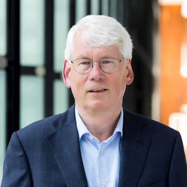 Pasfoto Henk van Houten